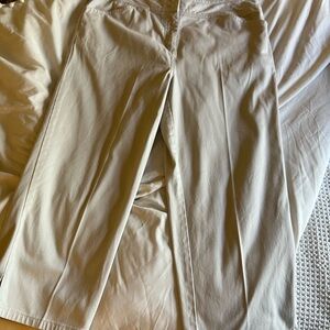 Women’s Bill Blass Off-White Stretch Capris Size 10 Great Condition Ankle/Crop